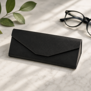 Étui pliable à lunettes neutre "sans logo" (carton de 200) boîte rigide [triangulaire] avec [fermeture magnétique] et doublure intérieur protection.